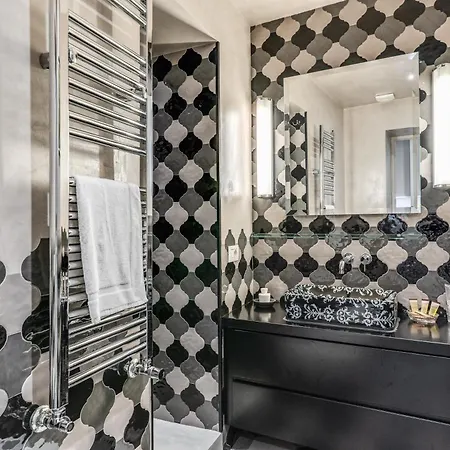 Ibernesi Luxury ローマ